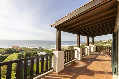 Coastal Charm Chalet by Cadenzalux