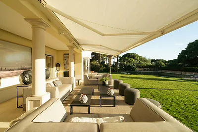 Fairview Villa by Cadenzalux