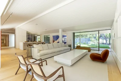 Havenwood Villa by CadenzaLux