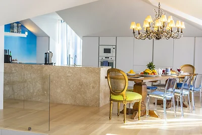 Chiado Rooftop Apartment by CadenzaLux