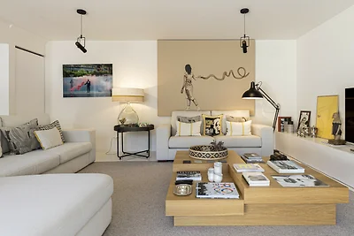 Estoril Escape Boutique by CadenzaLux