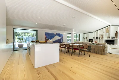 Havenwood Villa by CadenzaLux