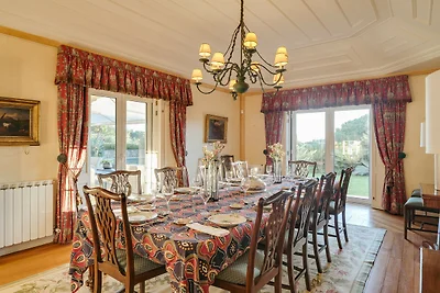 Fairview Villa by Cadenzalux