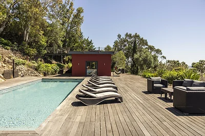 Carmim Villa by Cadenzalux