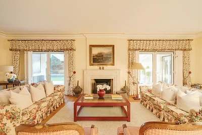 Fairview Villa by Cadenzalux