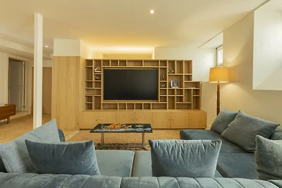 Santos Design Townhouse by CadenzaLux