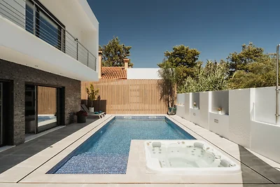 Paraty Villa by Cadenzalux