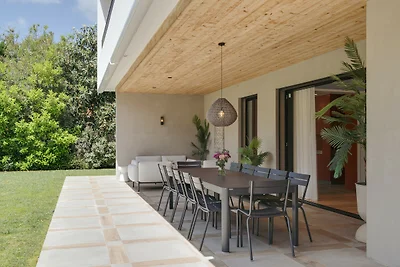 Cascais Contemporary Villa by CadenzaLux