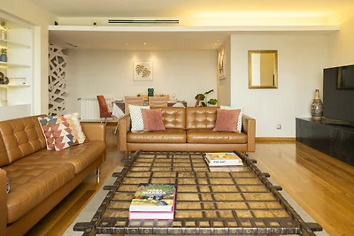 Estoril Queen's Apartment by CadenzaLux