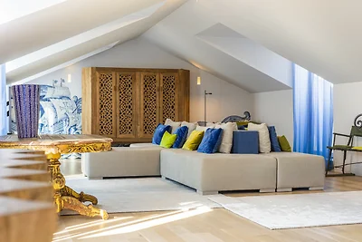 Chiado Rooftop Apartment by CadenzaLux