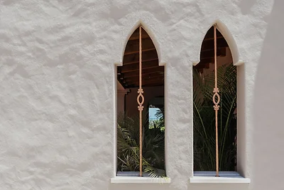 Sunscape Strand Villa by Cadenzalux