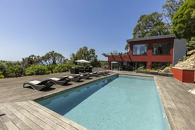 Carmim Villa by Cadenzalux