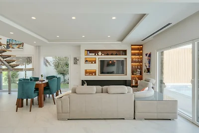 Paraty Villa by Cadenzalux