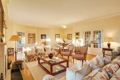 Fairview Villa by Cadenzalux