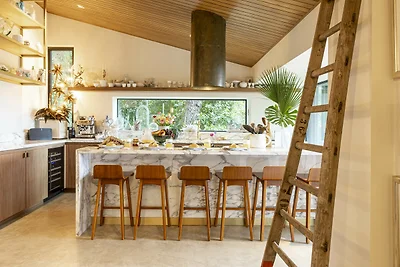 A Pines & Palms Estate by Cadenzalux