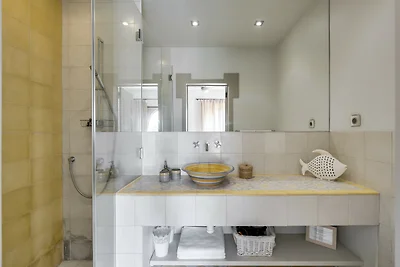 Sunscape Strand Villa by Cadenzalux