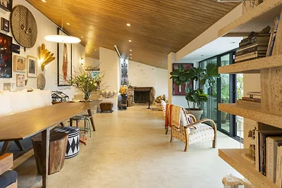 A Pines & Palms Estate by Cadenzalux