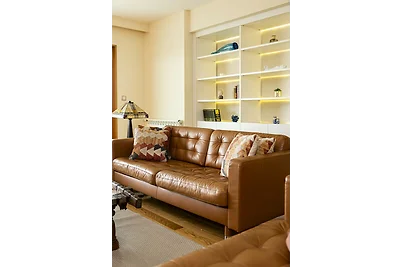 Estoril Queen's Apartment by CadenzaLux