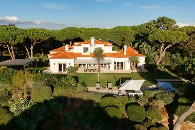 Fairview Villa by Cadenzalux