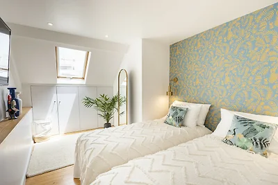 Seaview Apartment by CadenzaLux