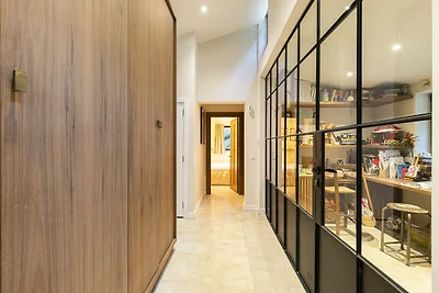 A Pines & Palms Estate by Cadenzalux