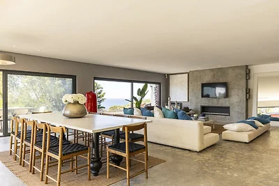 Carmim Villa by Cadenzalux