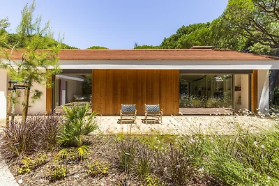 Havenwood Villa by CadenzaLux