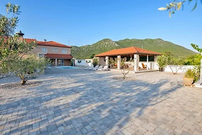 Villa Zara mit beheiztem Hydromassage-Pool