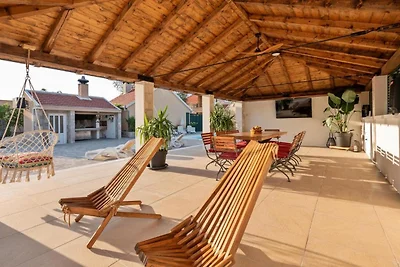 Villa Zara mit beheiztem Hydromassage-Pool