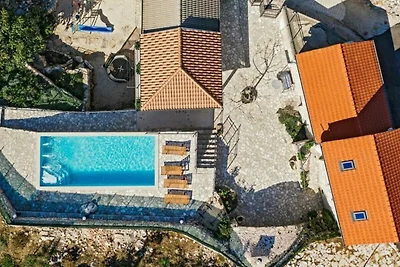 Buljanovi dvori mit privatem Pool