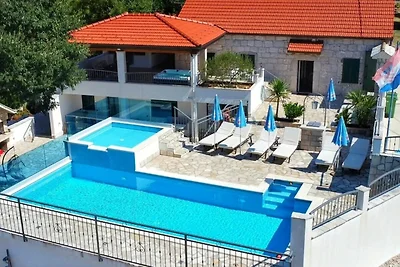 Dvori Stipanovi mit beheizem Pool