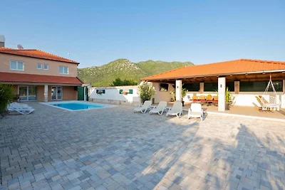 Villa Zara mit beheiztem Hydromassage-Pool