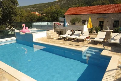 Stipan Dvori mit Pool & Jaccuzzi