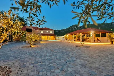 Villa Zara mit beheiztem Hydromassage-Pool