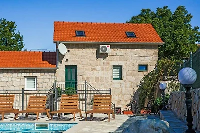 Buljanovi dvori mit privatem Pool