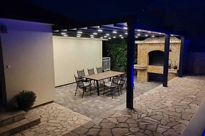 Navis mit privatem Pool