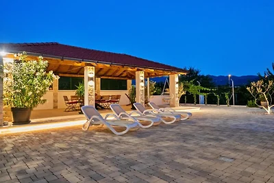 Villa Zara mit beheiztem Hydromassage-Pool