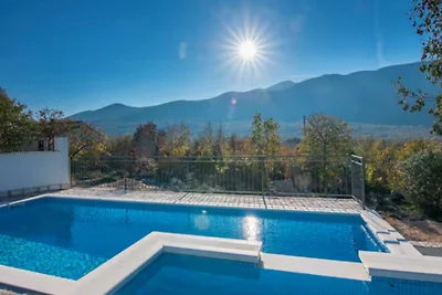 Stipan Dvori mit Pool & Jaccuzzi