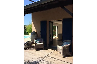 Maison de charme avec piscine et terrain de boules