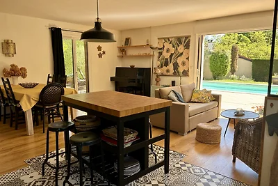 Maison de charme avec piscine et terrain de boules