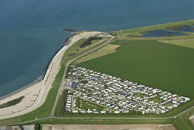 Beach-Chalet-Zeeland am Strand