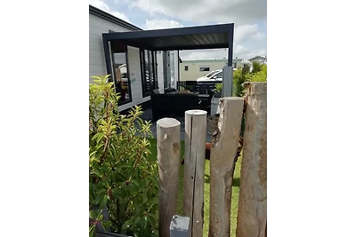 Beach-Chalet-Zeeland am Strand