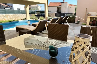 Traumhafte Villa mit Pool & Garten in Bale-Rovinj