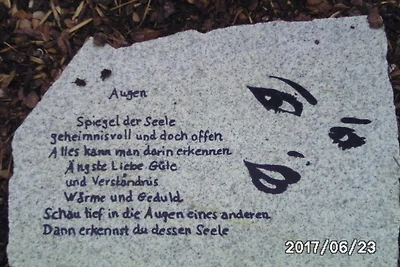 Oase mit Pool und Garten