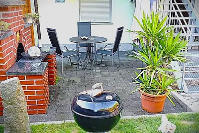 RUHIGE  OASE  MIT  POOL  UND GARTEN
