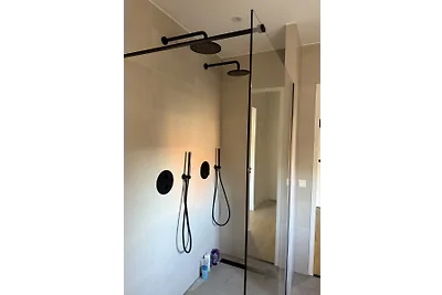 Moderne Landhausvilla nur 500 Meter vom Strand entfernt