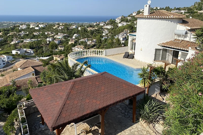 Ruhiges Ferienhaus mit privatem Pool und grossartigem Panoramablick