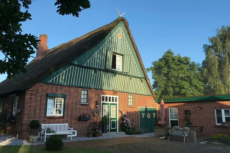 Historisches Niedersachsenhaus von 1792 direkt am Deich.