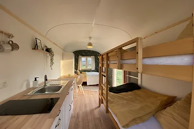 Bauwagen Carlo im Auszeit Bauwagencamp