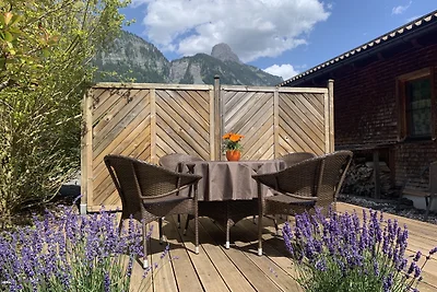 Gemütliches Jagdhaus „Bock auf Ruhe“ für 4 Personen in Braz, Vorarlberg – Urlaub im Klostertal mit Bergblick und Aussicht auf den Wasserfall